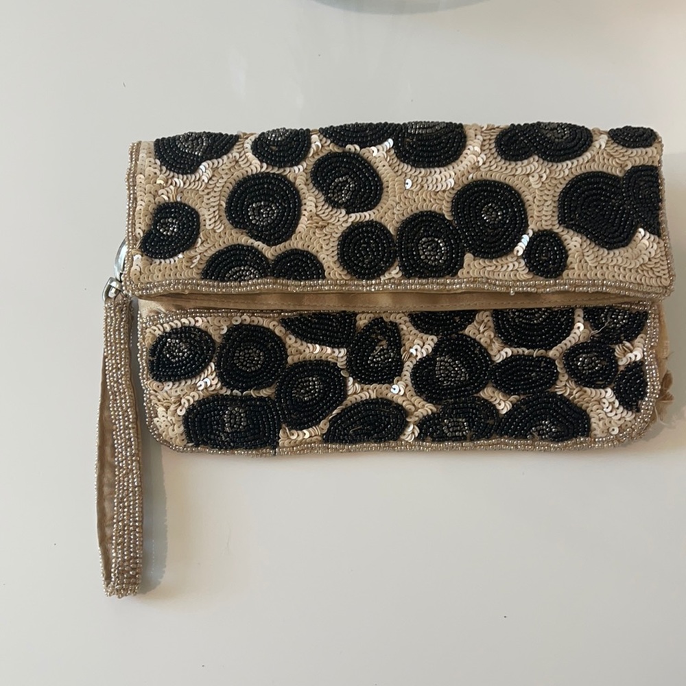 Beaded clutch
